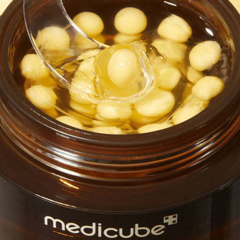 Deep Vita C Capsule Cream, 50 ml - WowSkin Romania Medicube Deep Vita C Capsule Cream 50ml combate semnele de îmbătrânire și redă elasticitatea pielii. Potrivită pentru ten matur și tern. wowskin.ro