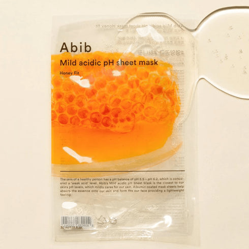 Abib Honey Fit – Răsfăț delicat cu miere pentru o piele catifelată
Cu un pH blând și extract de miere pură, această mască oferă hidratare și hrănire profundă. Ideală pentru pielea uscată, stresată sau lipsită de strălucire, masca Abib Honey Fit ajută la calmarea tenului și îi redă elasticitatea naturală. Un ritual simplu, dar eficient din rutina coreeană de îngrijire.