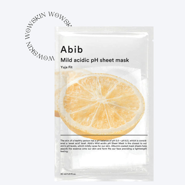 Abib Mild Acidic pH Sheet Mask Yuja Fit – mască de față iluminatoare și echilibrantă
Această mască de față coreeană cu pH ușor acid (5.5) este infuzată cu extract de Yuja (citrus coreean), bogat în vitamina C, pentru un ten vizibil mai luminos și uniform. Formula ajută la echilibrarea pH-ului pielii, întărirea barierei naturale și revitalizarea tenului obosit. Fabricată dintr-un material ultra-subțire, masca aderă perfect la piele pentru o absorbție maximă a ingredientelor active.