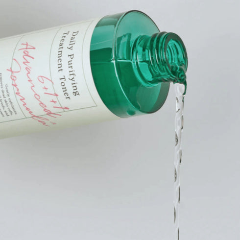 Toner exfoliant delicat cu efect antiacneic – AXIS-Y Daily Purifying. Îndepărtează impuritățile și reglează excesul de sebum zi de zi.