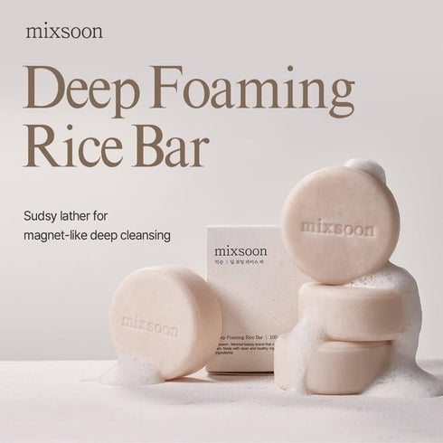 Mixsoon Deep Foaming Rice Bar Descoperă puritatea și simplitatea cu săpunul solid Mixsoon Deep Foaming Rice Bar. Acest săpun de 100g este creat folosind ingrediente esențiale și naturale pentru a curăța și ilumina tenul. Infuzat cu extract de orez, acest săpun bogat în antioxidanți ajută la îmbunătățirea clarității pielii și la minimizarea porilor. Perfect pentru utilizarea zilnică, săpunul Mixsoon Deep Foaming Rice Bar lasă pielea curată, proaspătă și revigorată, fără a o usca