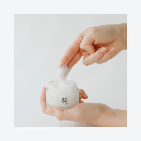 Hidratează și repară pielea cu Mini Dynasty Cream de la Beauty of Joseon, în format de 50 ml.
Cu extract de ginseng și apă de orez, oferă un ten neted, luminos și vizibil întinerit. wowskin.ro