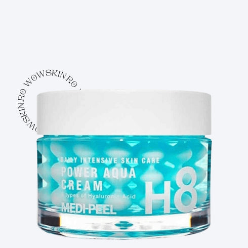 Power Aqua Cream Descoperiți nivelul suprem de hidratare cu Medi-Peel Power Aqua Cream, infuzată cu nu mai puțin de 8 tipuri de acid hialuronic pentru a asigura o hidratare de durată și profundă. Această cremă de 50ml este proiectată pentru a se potrivi tuturor tipurilor de piele, oferind o hidratare intensă care ajută la îmbunătățirea elasticității și la minimizarea aspectului de linii fine. Formula sa unică pătrunde rapid în piele, lăsând-o netedă, plină de viață și revitalizată