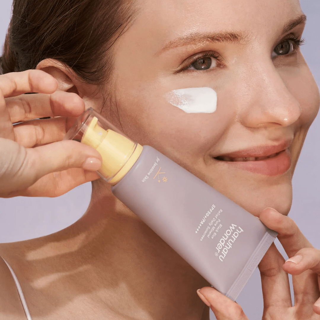 Black Rice Pure Mineral Relief Daily Sunscreen SPF50+/PA++++ - WowSkin Romania