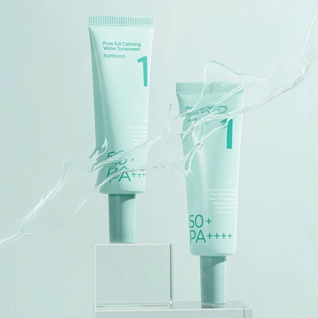 Protejează-ți pielea cu Numbuzin No. 1 Clear Filter Sun Essence SPF 50+ PA++++, soluția ideală pentru pielea sensibilă ce necesită protecție împotriva razelor UVA și UVB. Acest produs este special formulat pentru a oferi o barieră puternică împotriva soarelui, fără a bloca porii sau a irita pielea. Este liber de oxibenzonă și octinoxat, făcându-l perfect pentru utilizarea zilnică. Cu o textură ușoară și fără parfum, este soluția ideală pentru o protecție solară eficientă și confortabilă.