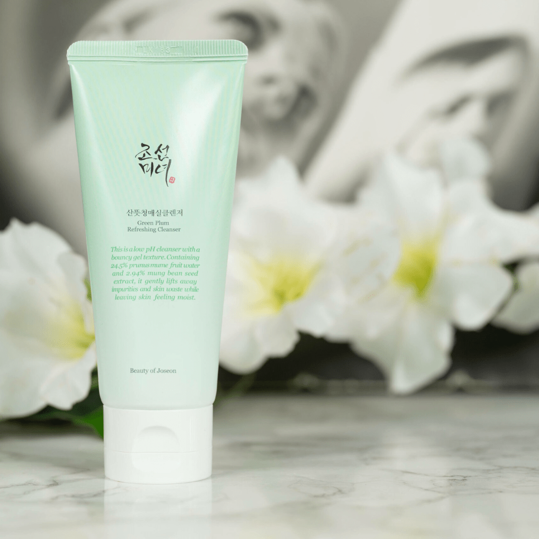 Beauty of Joseon Green Plum Cleanser îndepărtează machiajul și impuritățile fără să usuce pielea. Potrivit pentru ten sensibil, asigură hidratare și prospețime zilnică. wowskin.ro