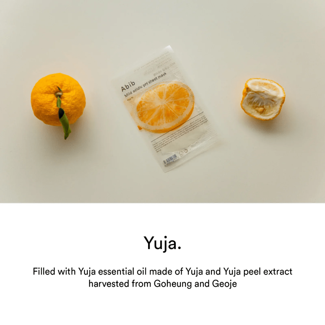 Masca Abib Yuja Fit – Vitamina C și pH echilibrat într-un singur tratament facial
Cu un pH ușor acid ce respectă echilibrul natural al pielii, această sheet mask cu Yuja este perfectă pentru revitalizarea tenului tern. Extractul natural de citrus junos (Yuja) oferă antioxidanți puternici și efect de iluminare, în timp ce materialul ultra-subțire al măștii asigură o aplicare confortabilă și eficientă. Ideală pentru utilizare săptămânală sau înainte de un eveniment important.