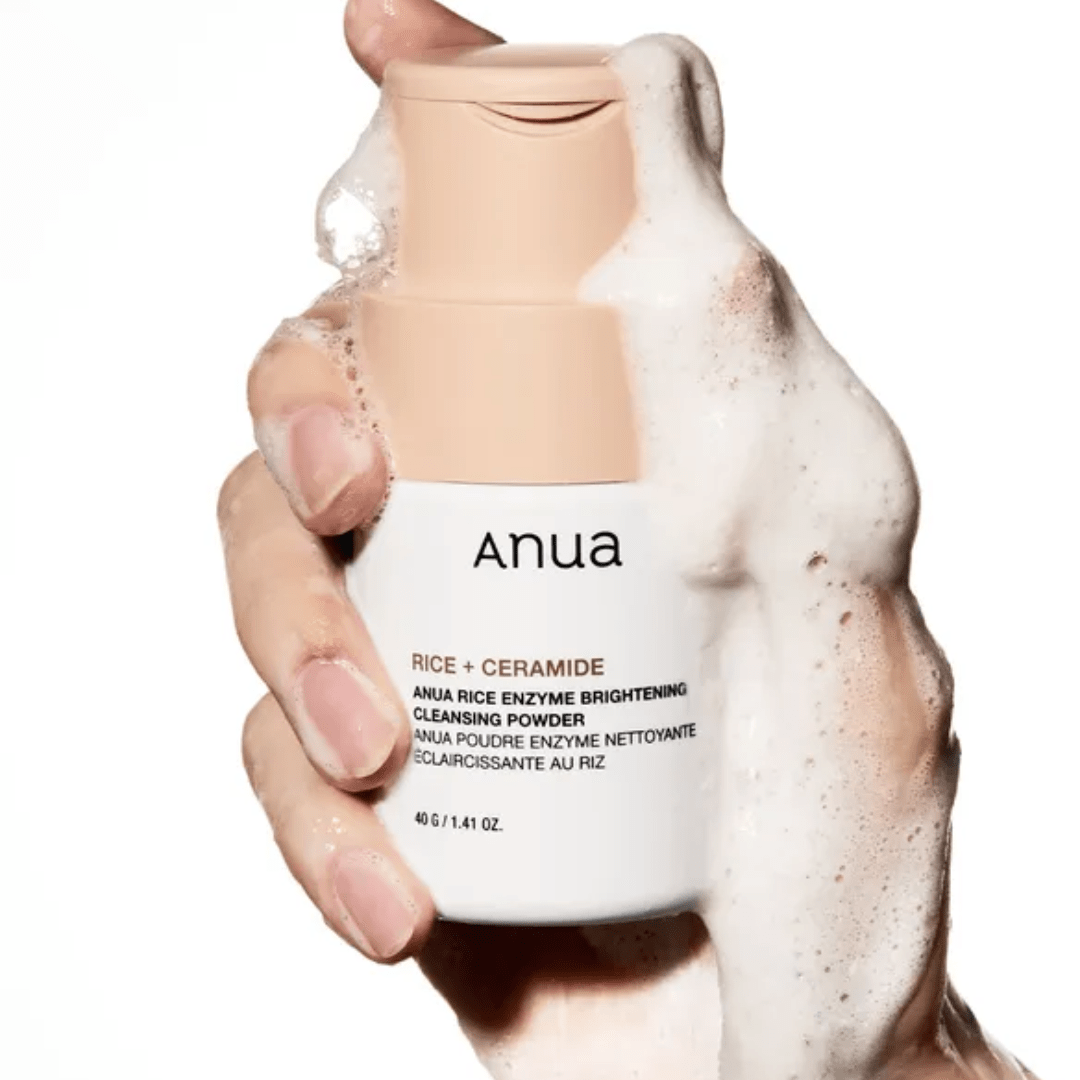 Descoperă puterea orezului fermentat cu Anua Cleansing Powder 40g, perfectă pentru ten sensibil. Exfoliere fină și curățare profundă într-un singur pas.