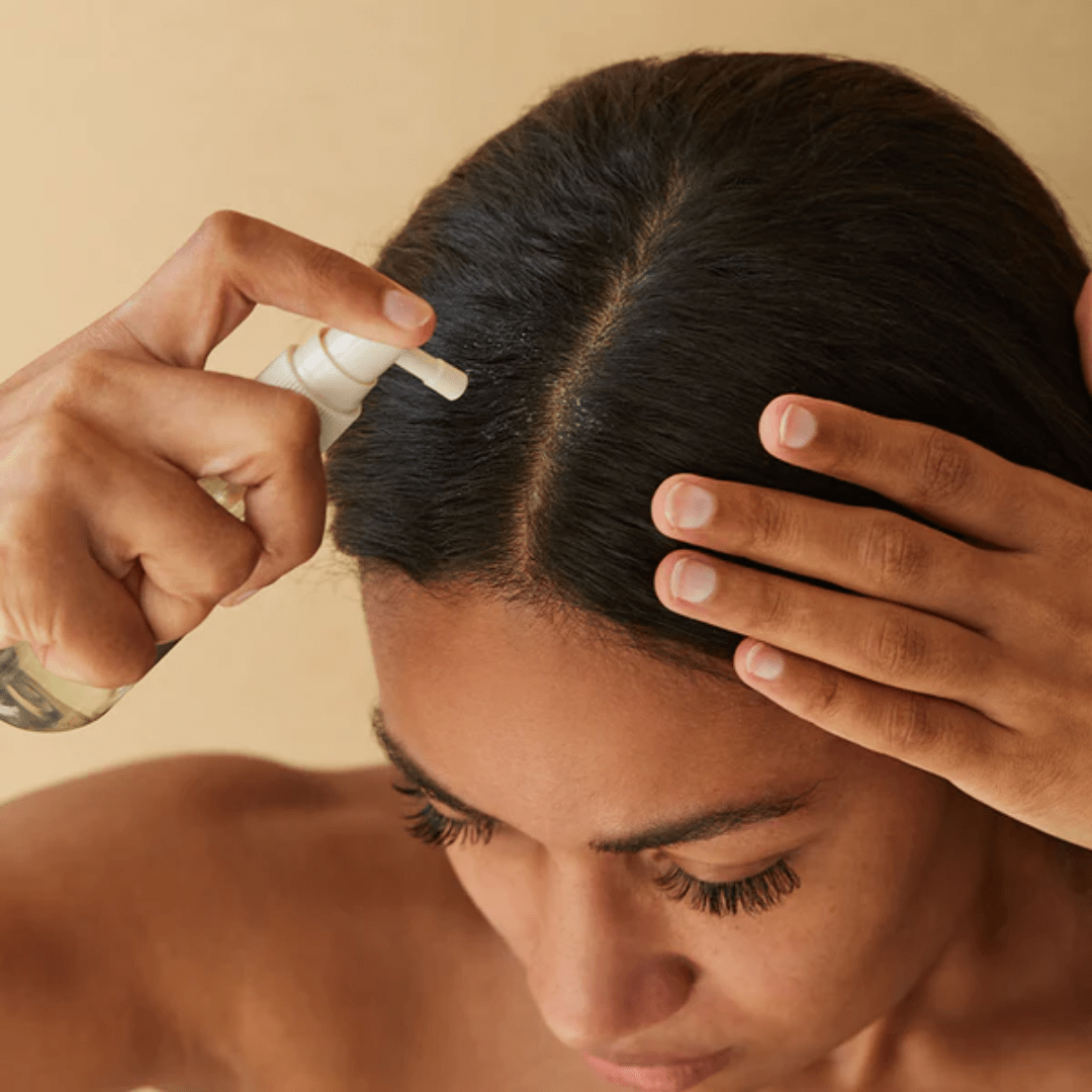  Spune adio disconfortului cu Aromatica Tea Tree Scalp Tonic – detoxifiant și răcoritor.
Tonicul ajută la echilibrarea microbiom