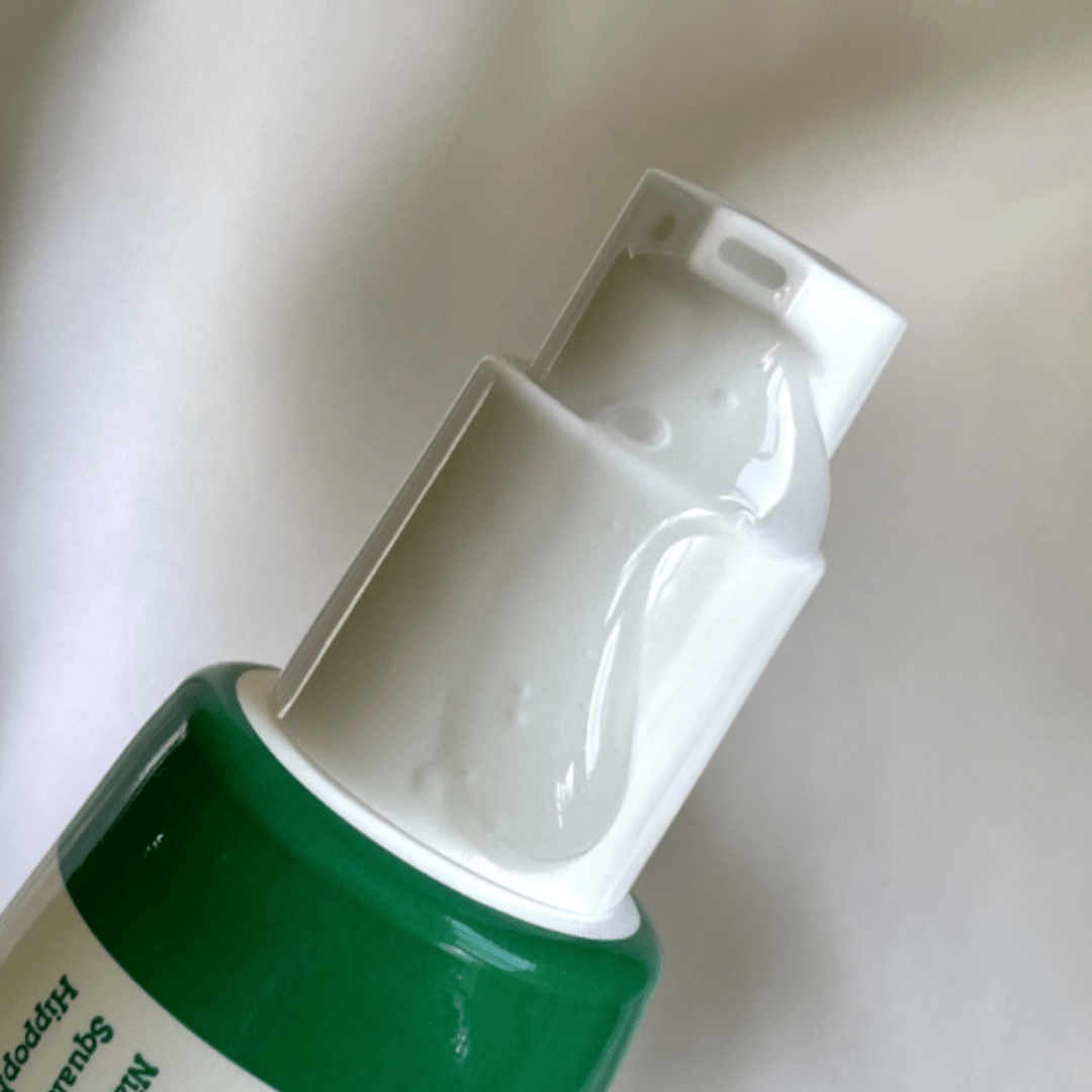 Obține un ten strălucitor și fără imperfecțiuni cu AXIS-Y Dark Spot Serum. Formulă vegană, potrivită pentru toate tipurile de piele.