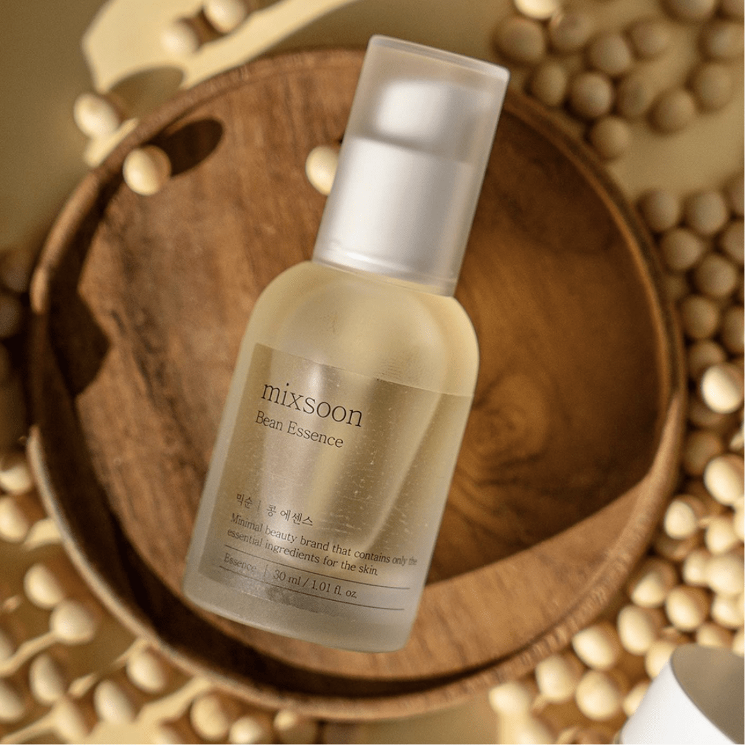 Mini Bean Essence Introduceți în rutina de frumusețe Mixsoon Bean Essence, o esență facială de 30ml care concentrează cele mai fine ingrediente pentru un ten sănătos. Cu o formulă minimalistă, această esență pură îmbogățește pielea cu nutrienți esențiali, ajutând la echilibrarea și revitalizarea tenului. Ideală pentru utilizarea zilnică, Mixsoon Bean Essence susține filozofia unei frumuseți simple și autentice, fără ingrediente inutile sau aditivi.